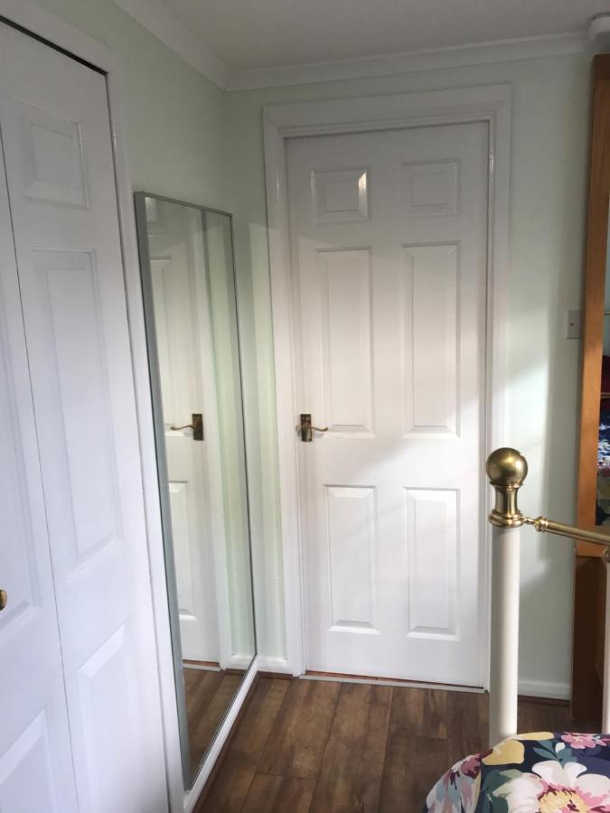 Cosy Cottage Annex In Fairlop إيلفورد المظهر الخارجي الصورة
