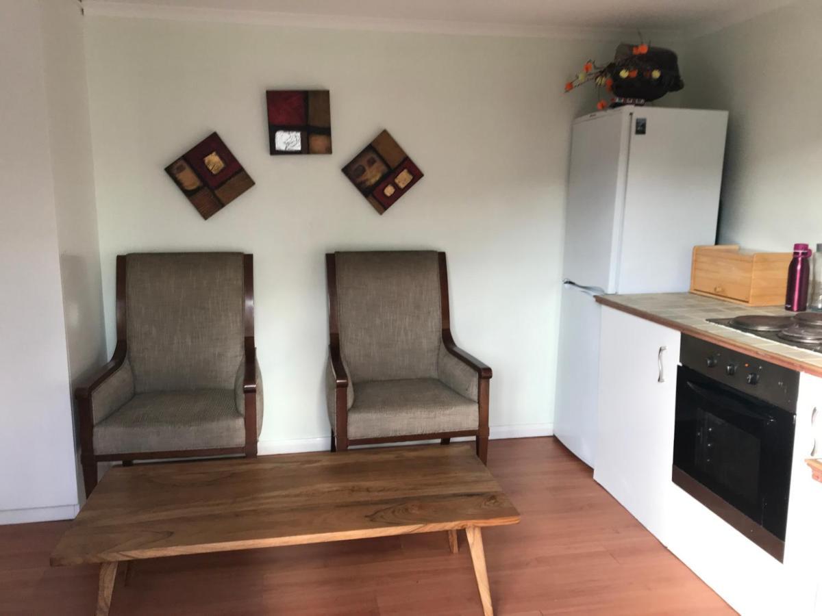 Cosy Cottage Annex In Fairlop إيلفورد المظهر الخارجي الصورة
